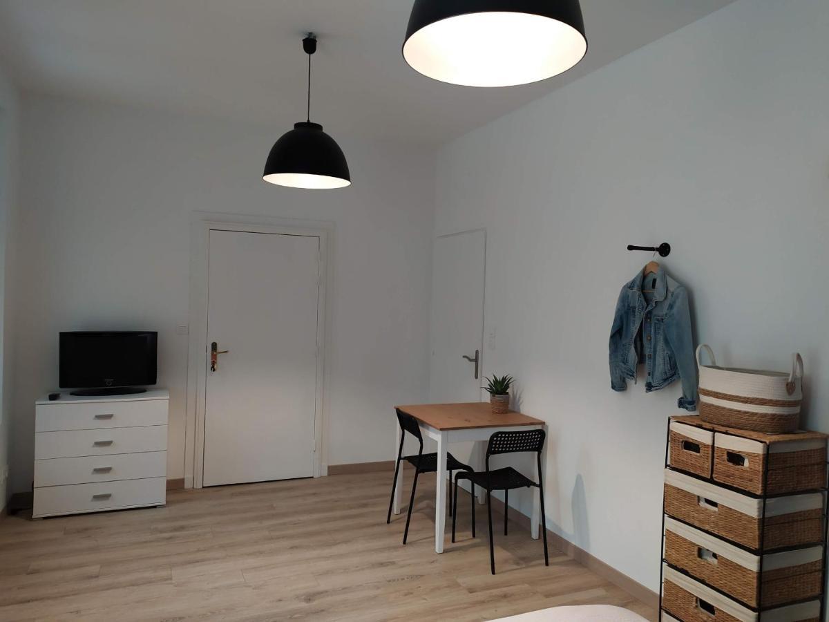 Chambre Au Coeur De Loudun Apartment Exterior foto